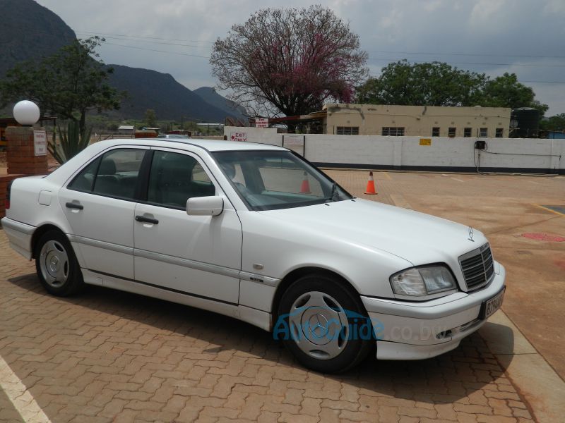 Mercedes-Benz C200 CLASSIC in Botswana