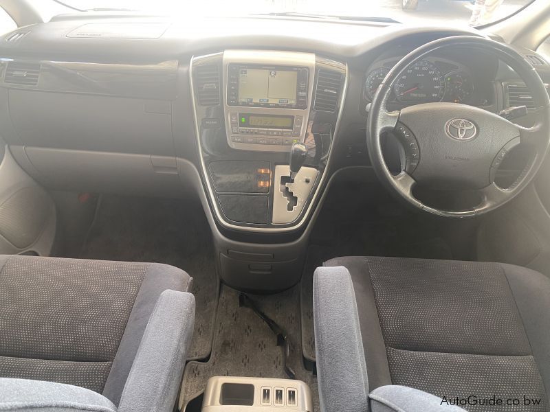 Toyota ALPHARD 3.0 V6 in Botswana