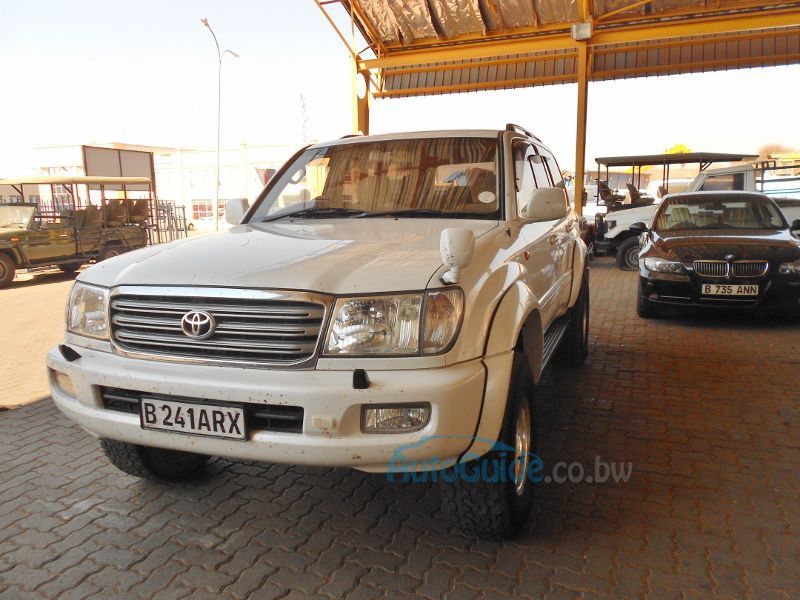 Toyota Land Cruiser 4.7 V8 in Botswana