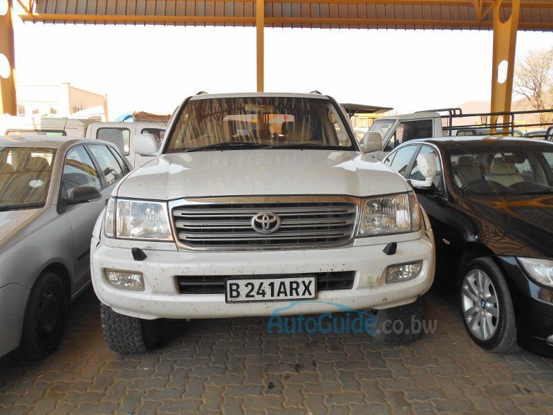 Toyota Land Cruiser 4.7 V8 in Botswana