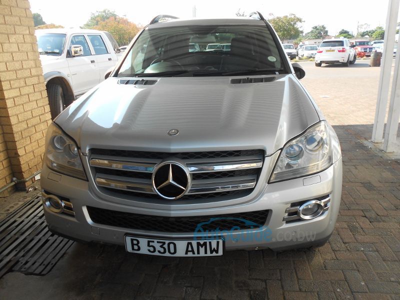 Mercedes-Benz GL500 in Botswana