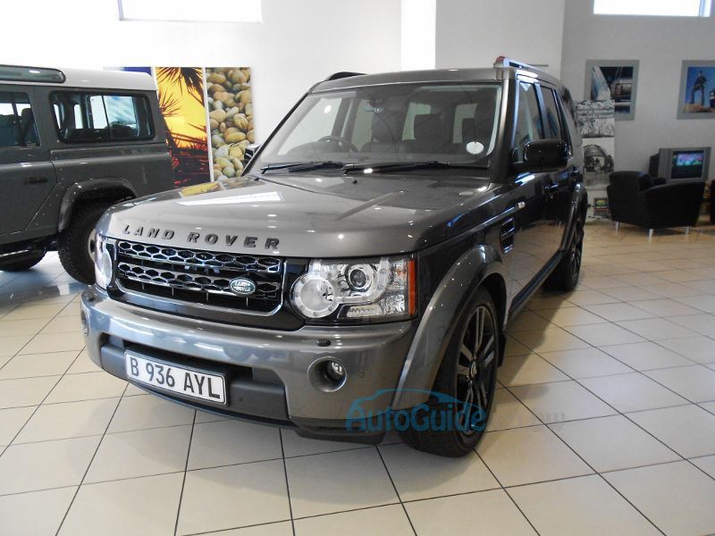 Land Rover Discovery 4 SE Black Edition in Botswana