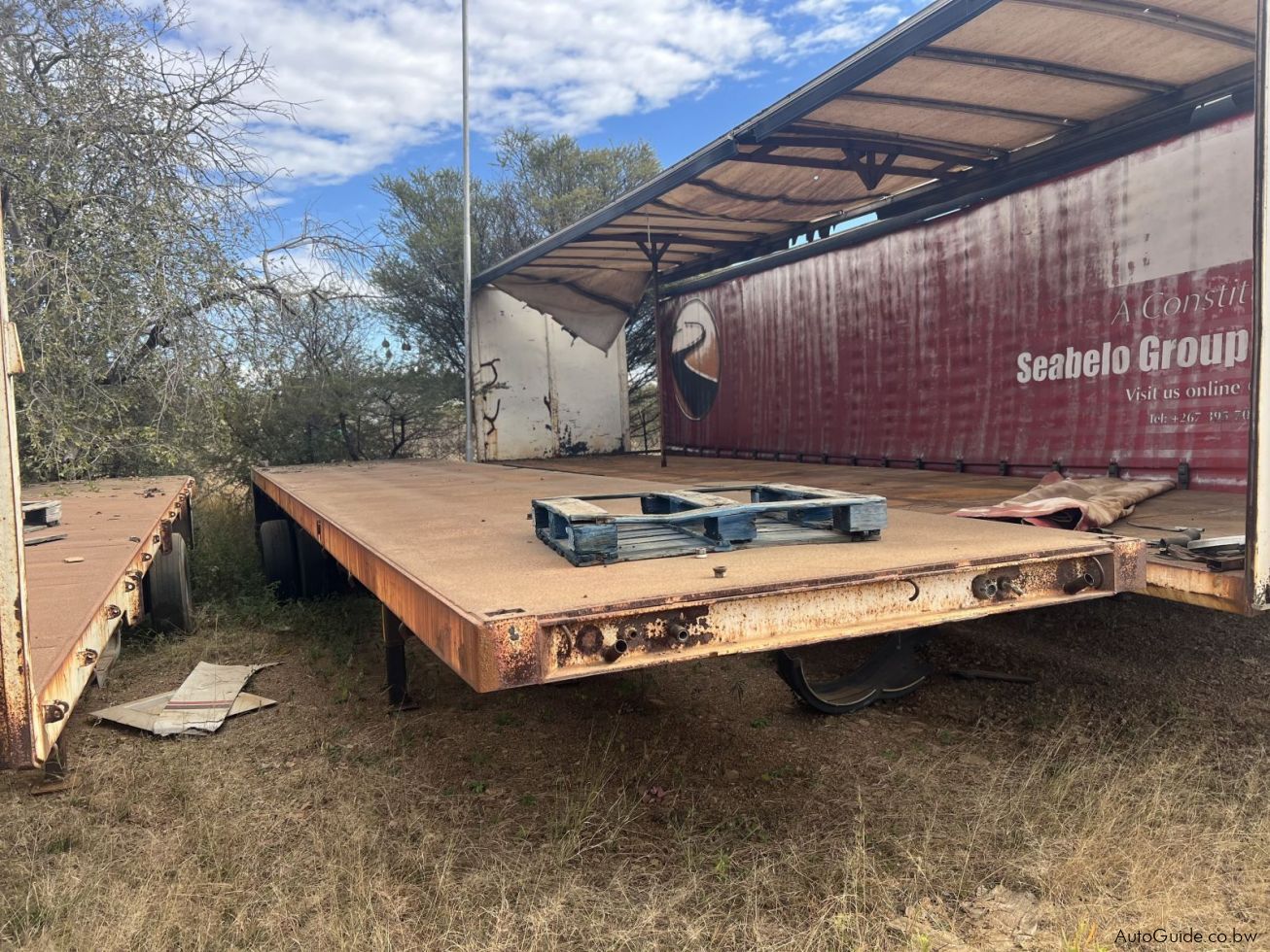 HENRED FRUEHAUF 1447 R/B en Botswana
