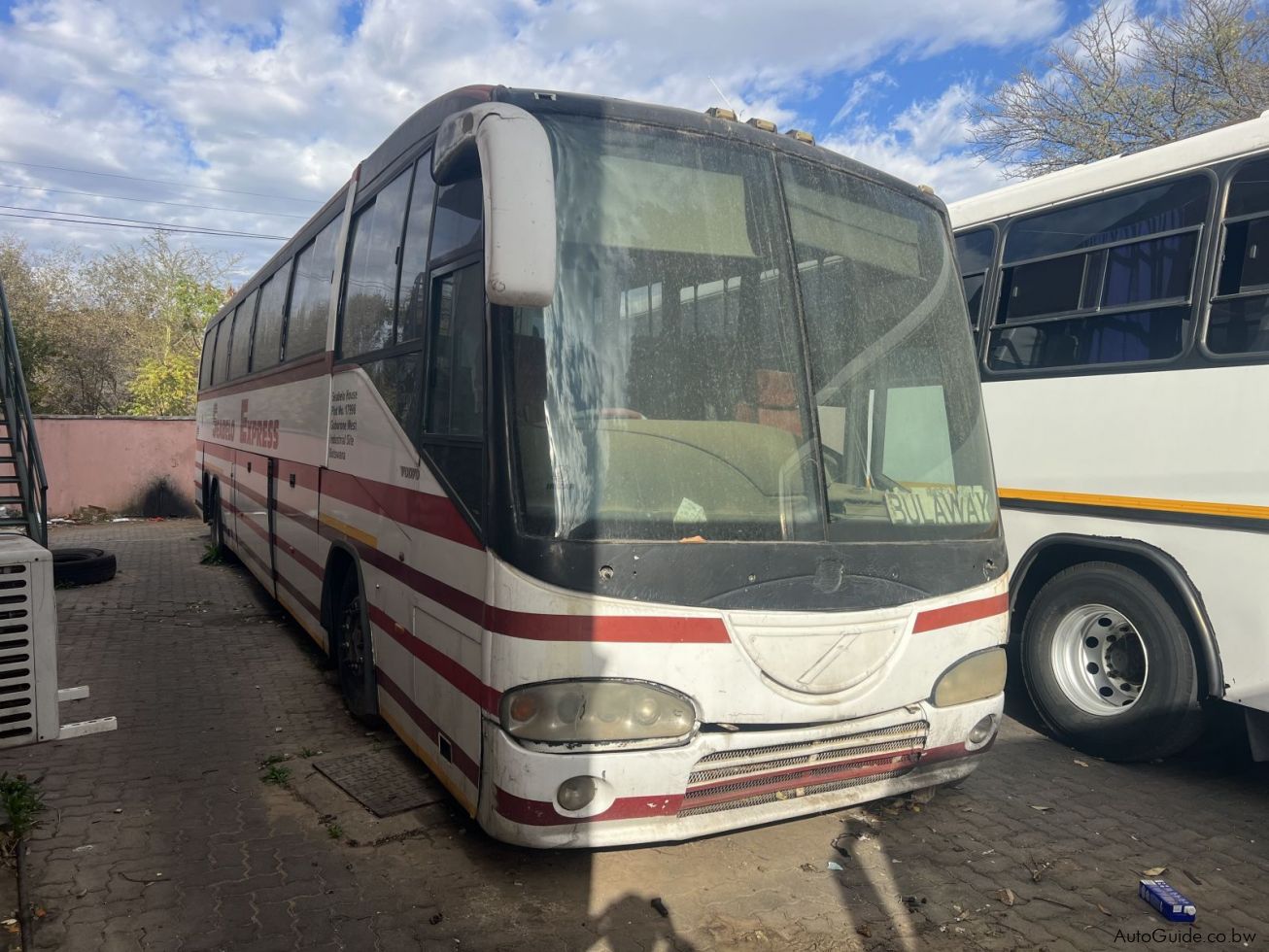 Volvo B10R 6X2 en Botswana