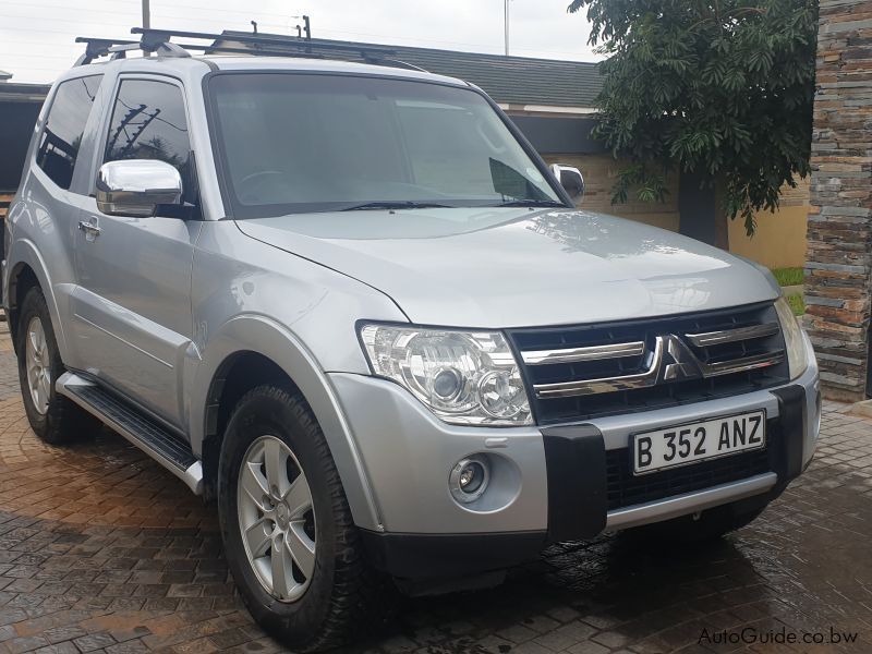 Mitsubishi pajero 2009