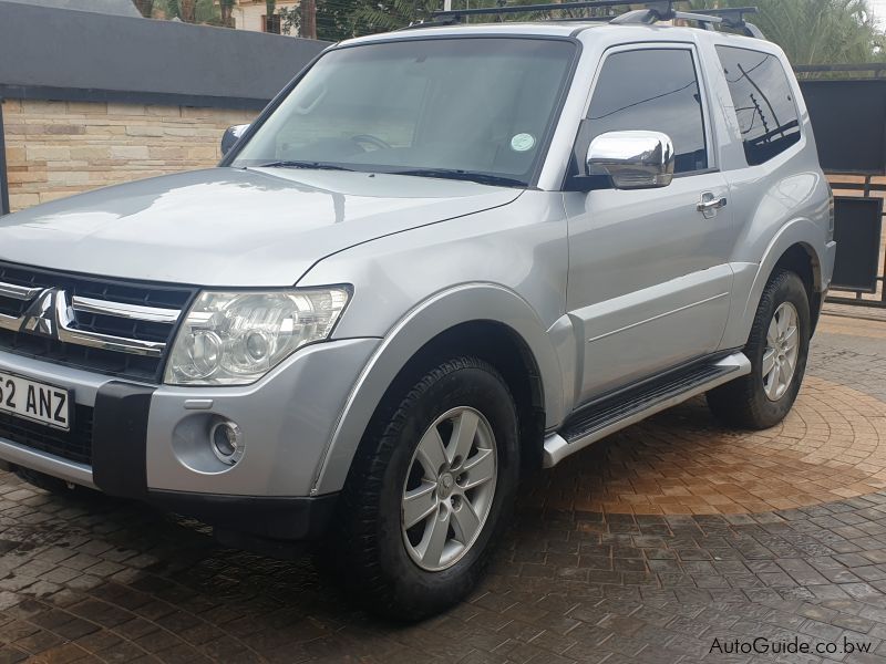 Mitsubishi pajero 2009