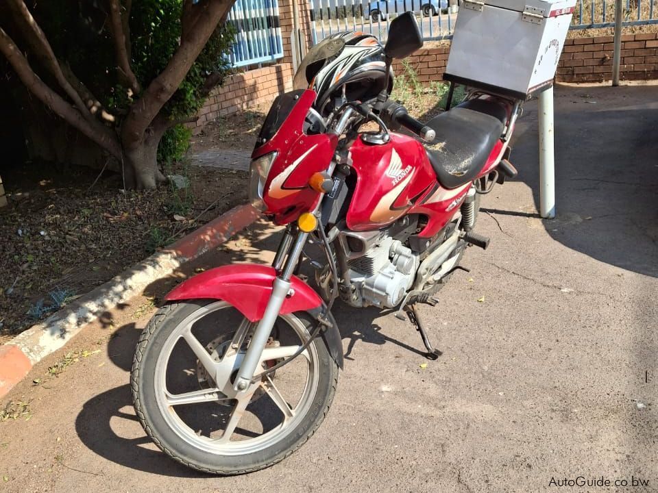 Honda GL125 en Botswana