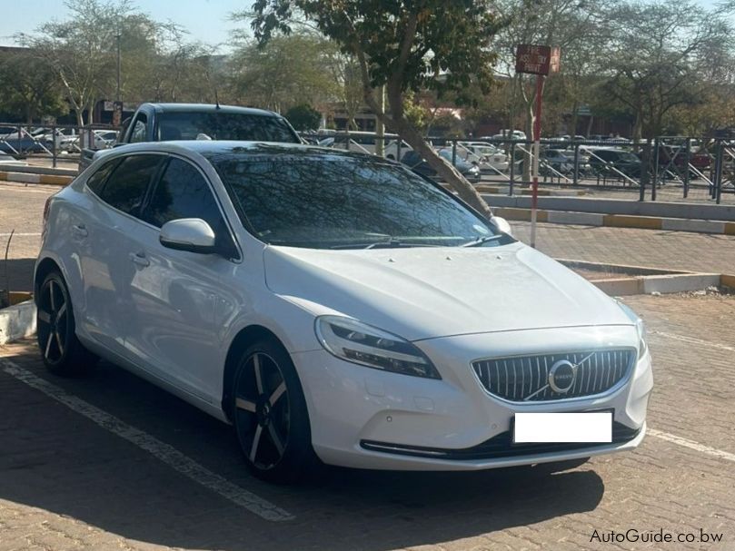 Volvo V40 T4 Inscription en Botswana