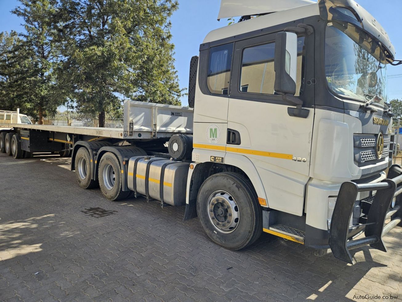 Cummins SHACMAN X3000 6X4 en Botswana