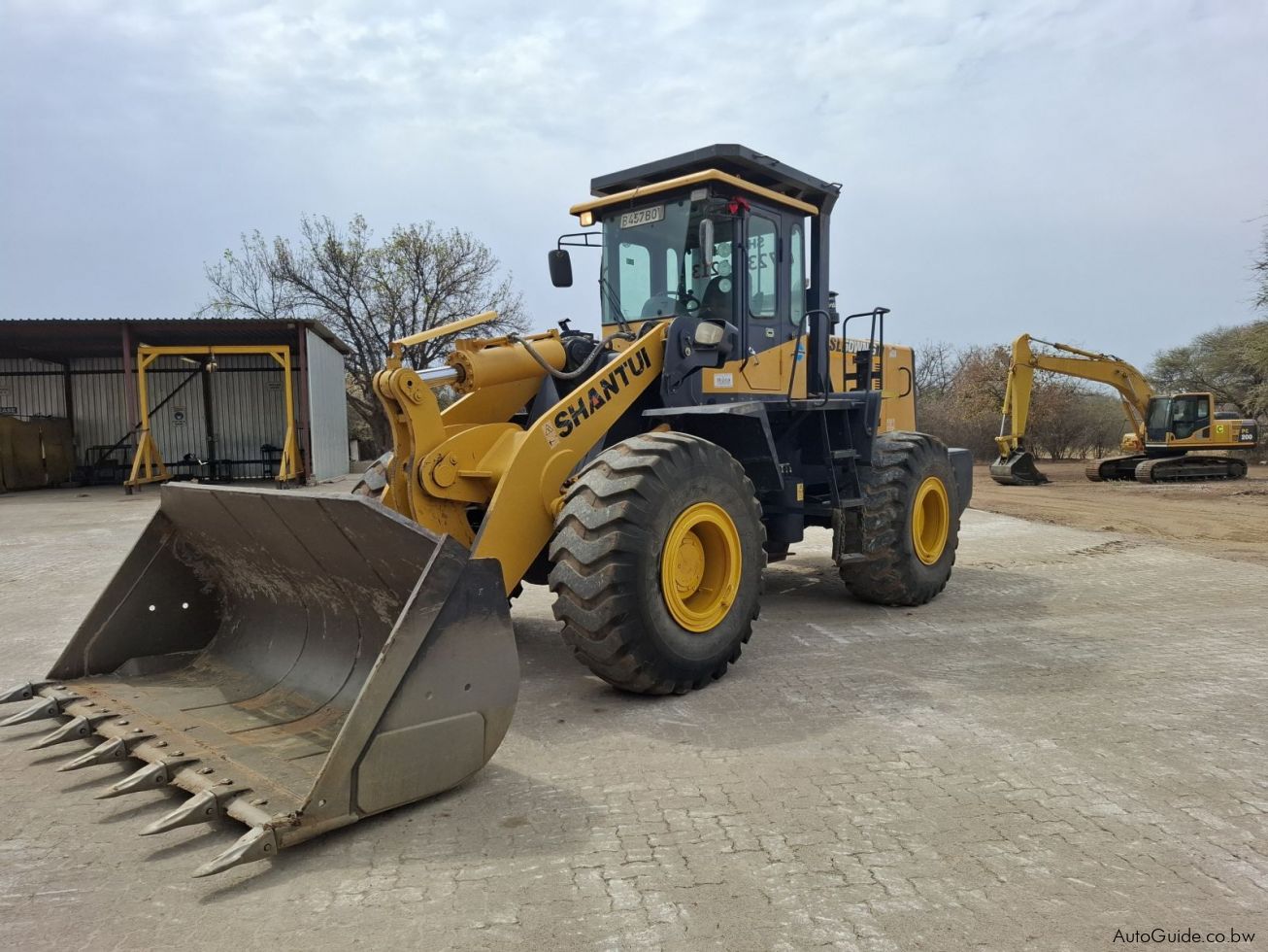 Shantui SL 50 WN -6 Front End Loader en Botswana
