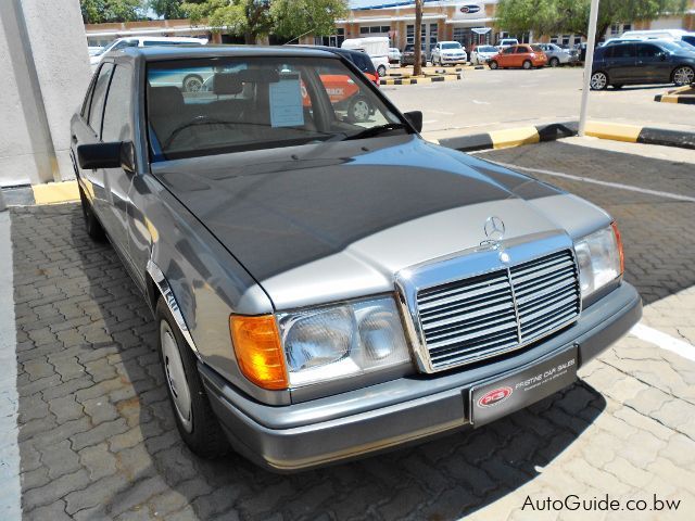 Mercedes-Benz 230E in Botswana