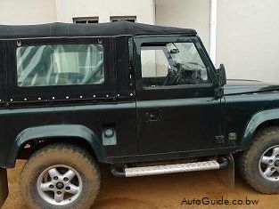 Land Rover Defender 90 in Botswana