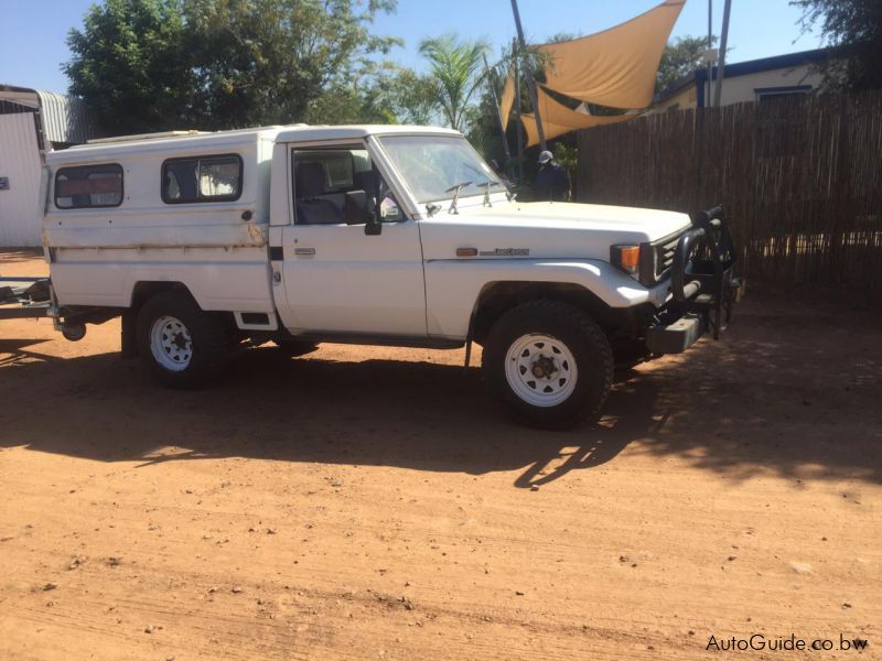 Toyota Land Cruiser 3F in Botswana