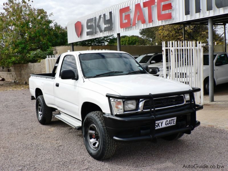 Toyota Hilux 3RZ in Botswana