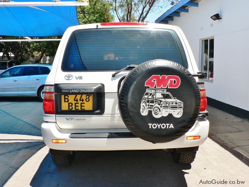 Toyota Land Cruiser LX Limited V8 in Botswana