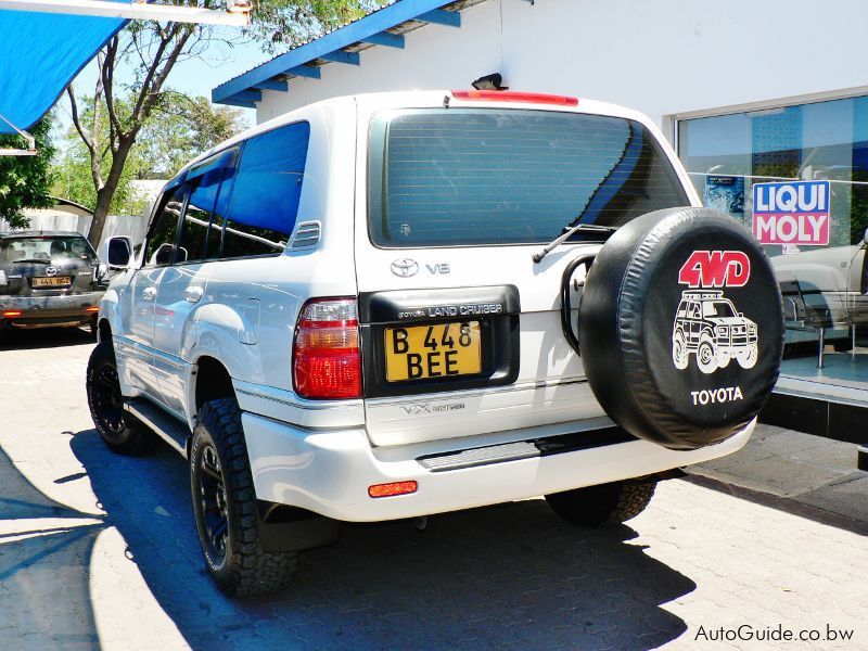 Toyota Land Cruiser LX Limited V8 in Botswana