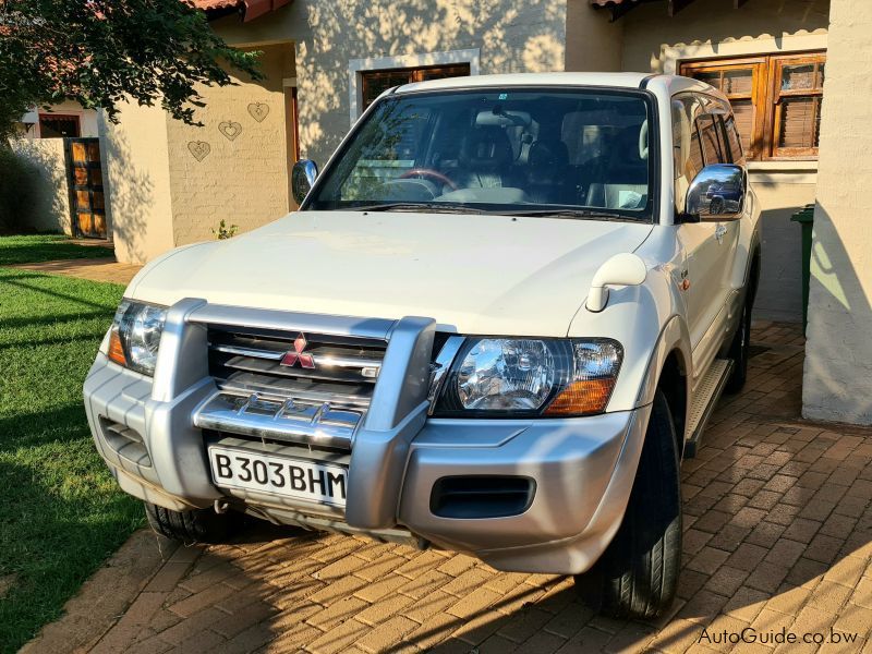 Mitsubishi Pagero 3500cc Automatic  4x4 in Botswana