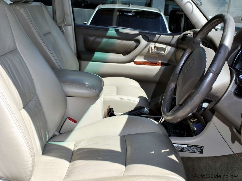 Toyota Land Cruiser 100 Series in Botswana