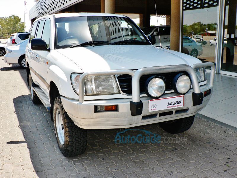 Toyota Land Cruiser 100 Series in Botswana