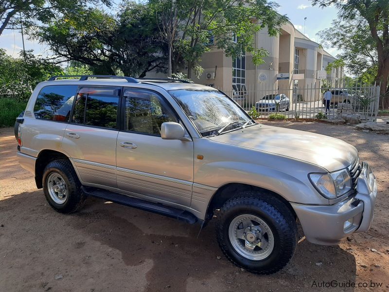 Toyota Land Cruiser 100 V8 Limited Edition in Botswana