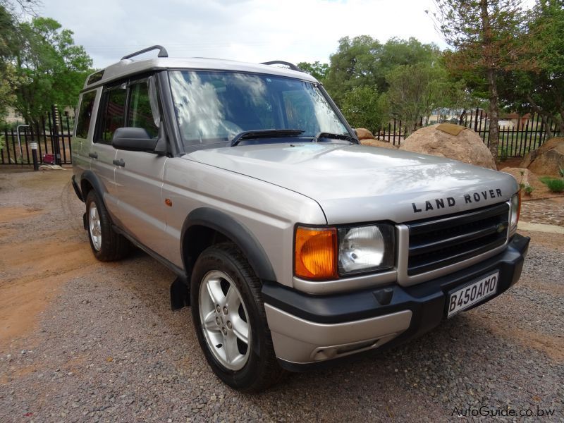 Land Rover Discovery in Botswana