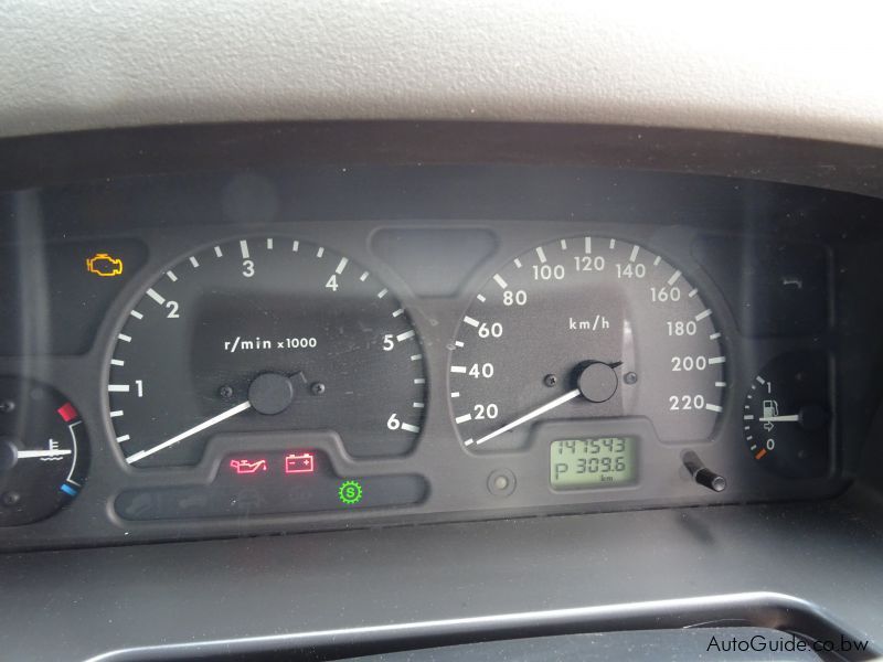 Land Rover Discovery in Botswana