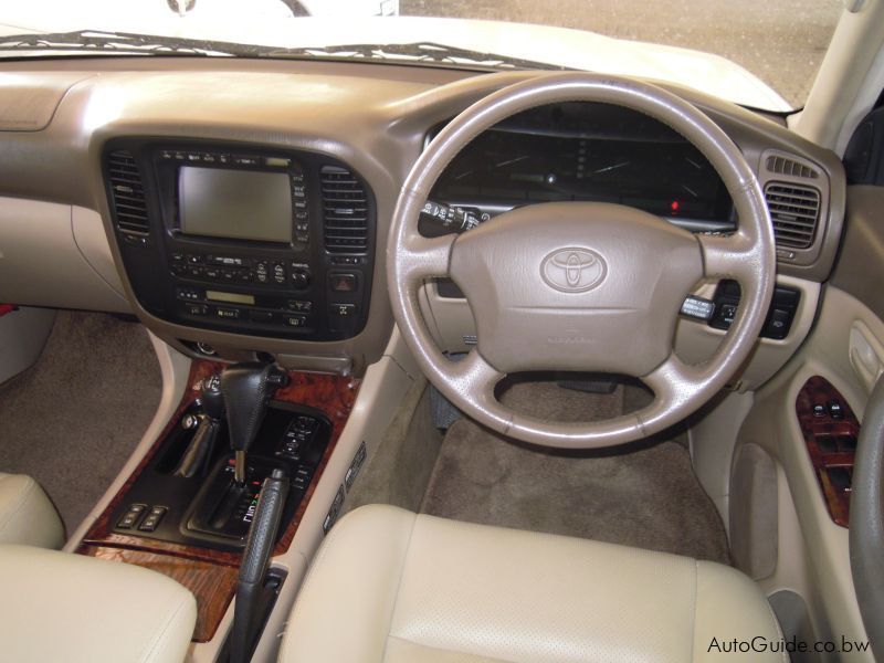 Toyota Land Cruiser 4.7 V8 in Botswana