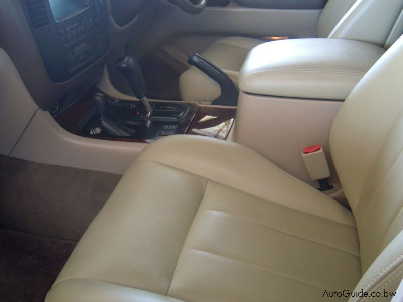 Toyota Land Cruiser 4.7 V8 in Botswana