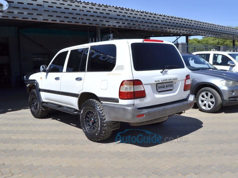 Toyota Land Cruiser GX 100 Series  in Botswana