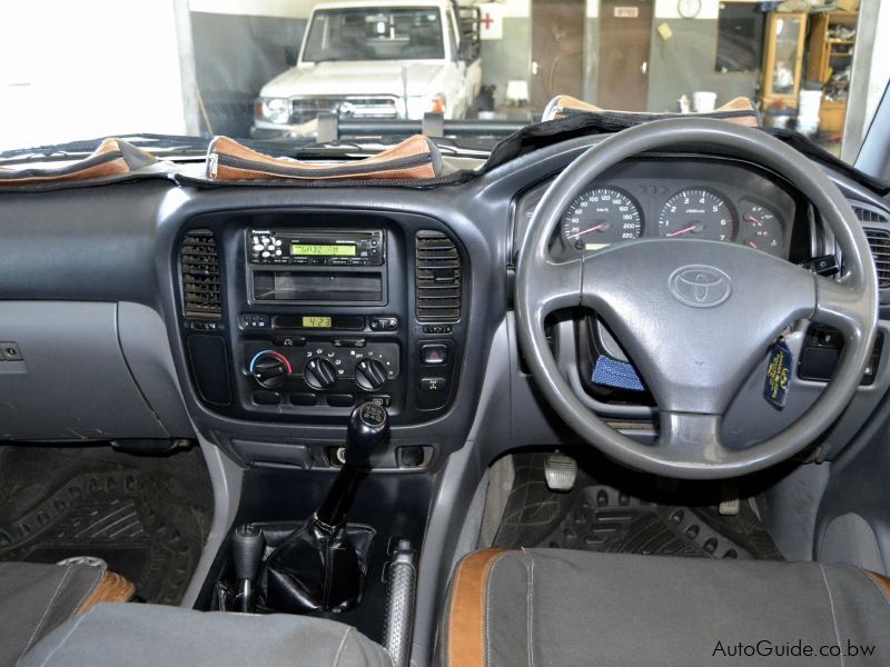 Toyota Land Cruiser GX 100 Series  in Botswana