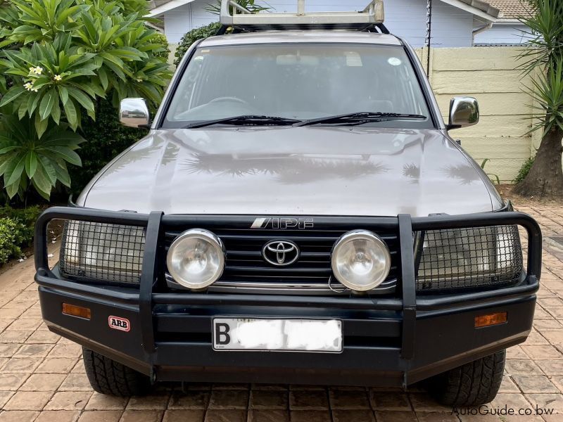 Toyota Land Cruiser J105 Series GX in Botswana