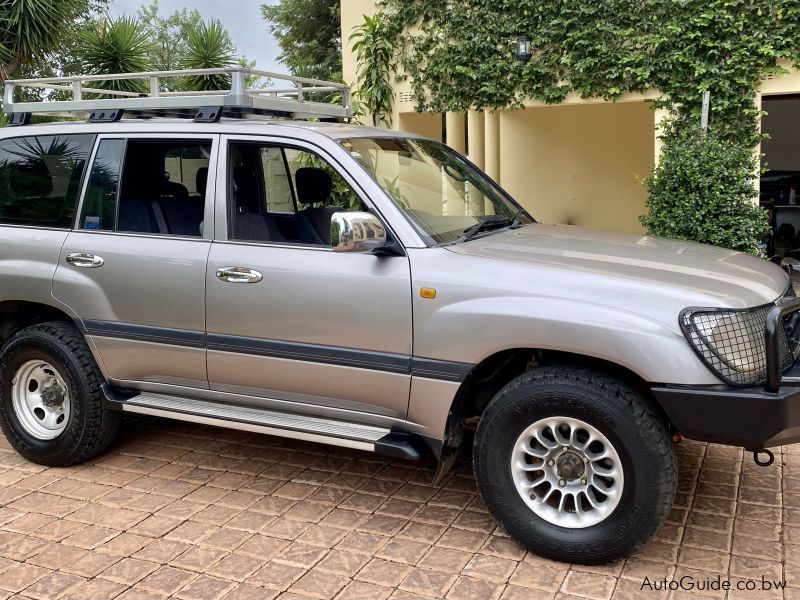 Toyota Land Cruiser J105 Series GX in Botswana