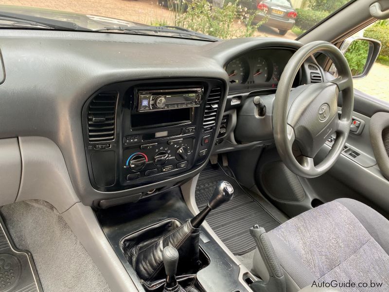 Toyota Land Cruiser J105 Series GX in Botswana