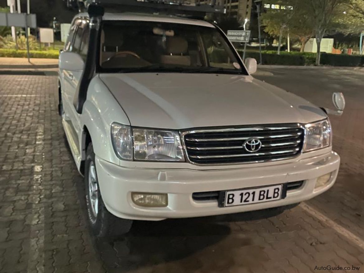 Toyota Land cruiser 100 Series V8 in Botswana