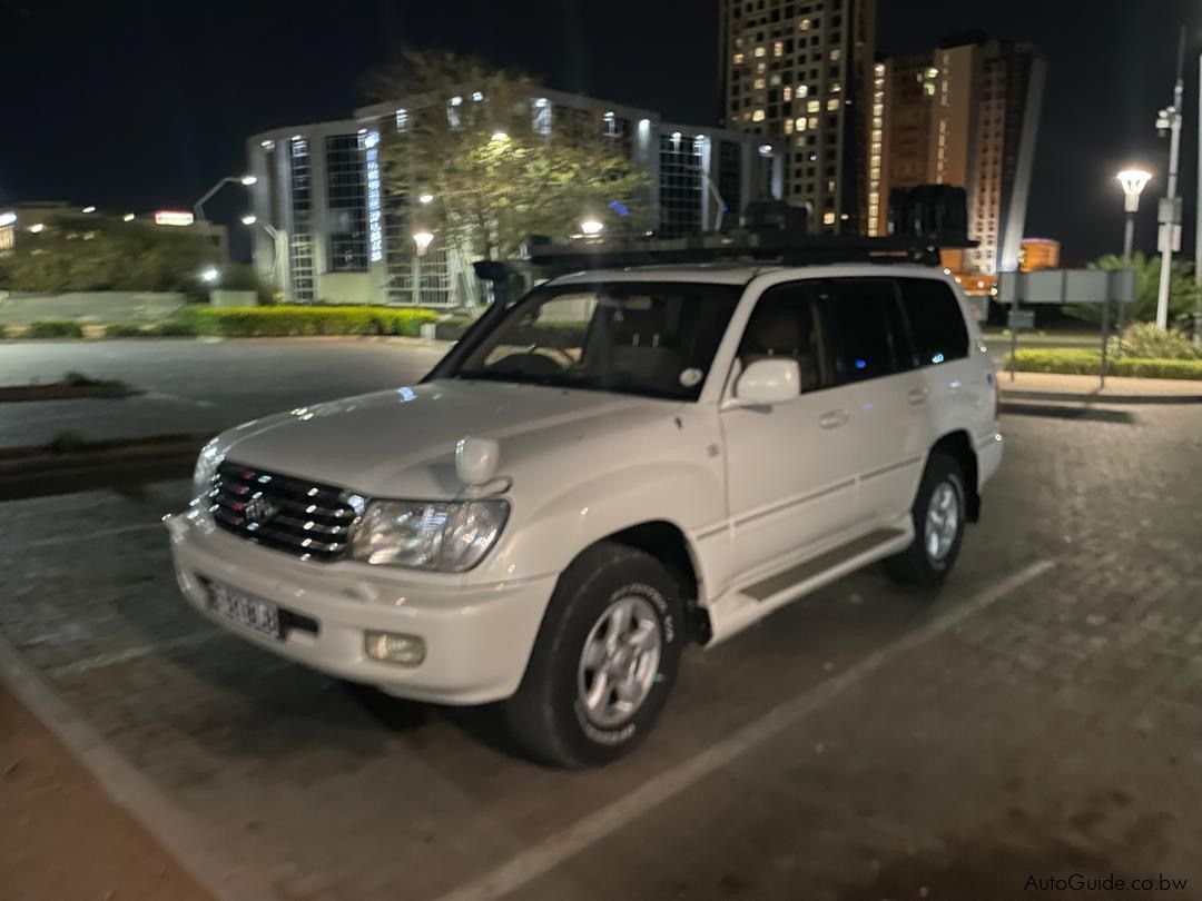 Toyota Land cruiser 100 Series V8 in Botswana