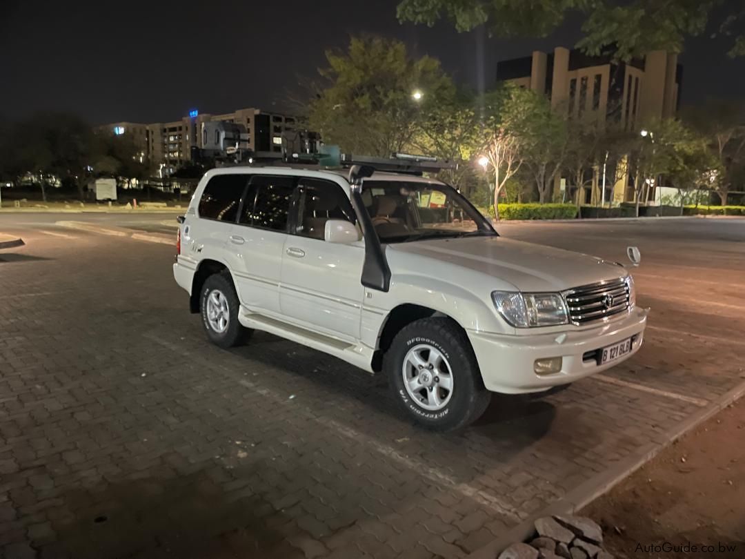Toyota Land cruiser 100 Series V8 in Botswana