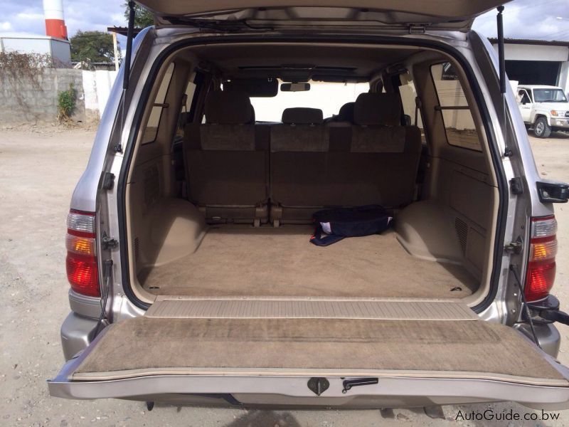 Toyota Land cruiser 100 series in Botswana