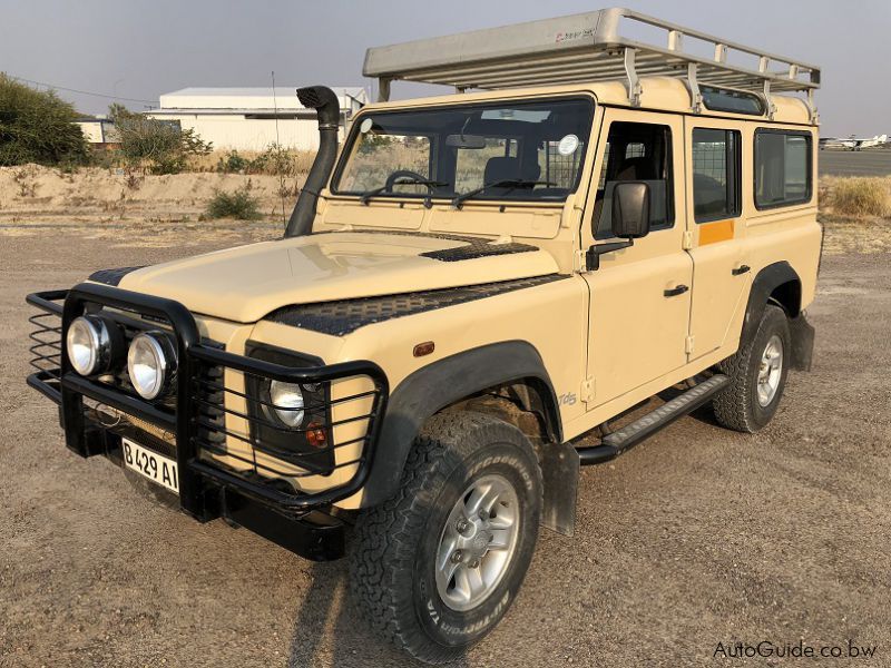 Land Rover Defender 110 TD5 in Botswana