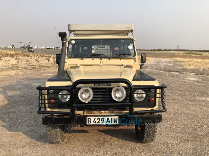 Land Rover Defender 110 TD5 in Botswana