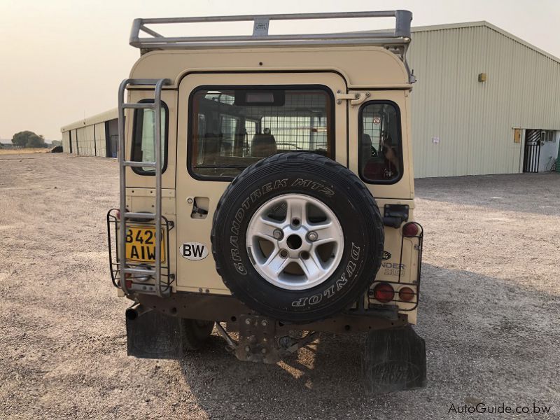 Land Rover Defender 110 TD5 in Botswana