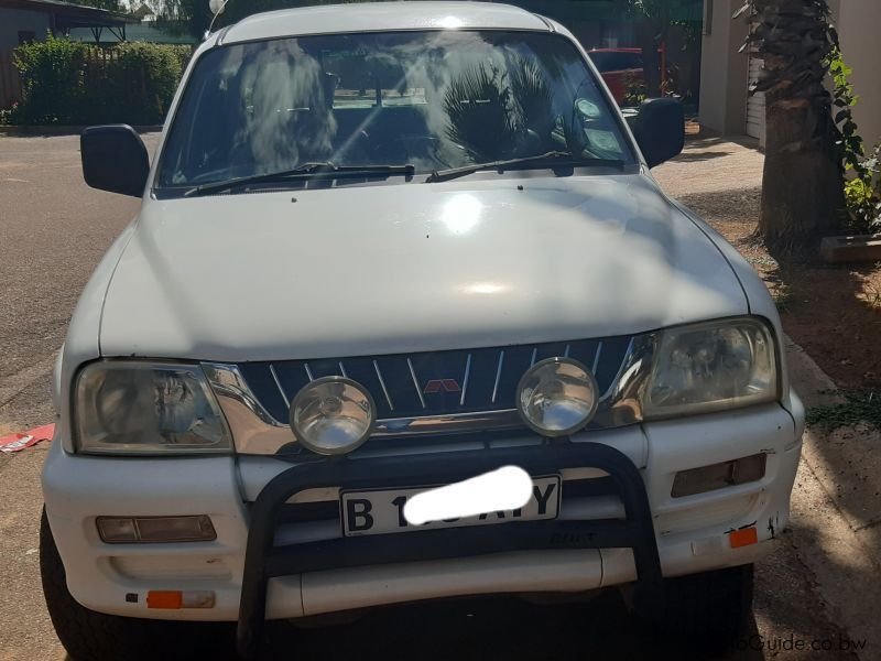 Mitsubishi Colt Rodeo 2400i in Botswana