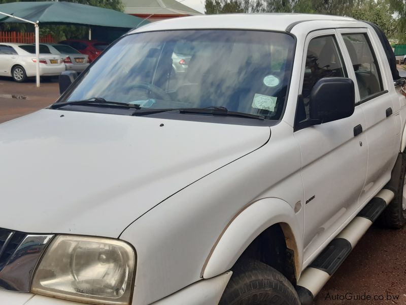 Mitsubishi Colt Rodeo 2400i in Botswana