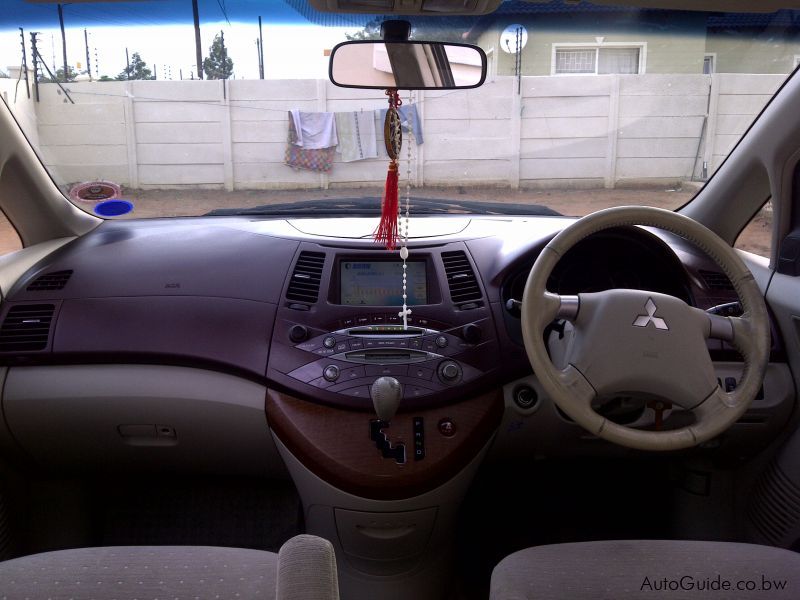 Mitsubishi GRANDIS in Botswana