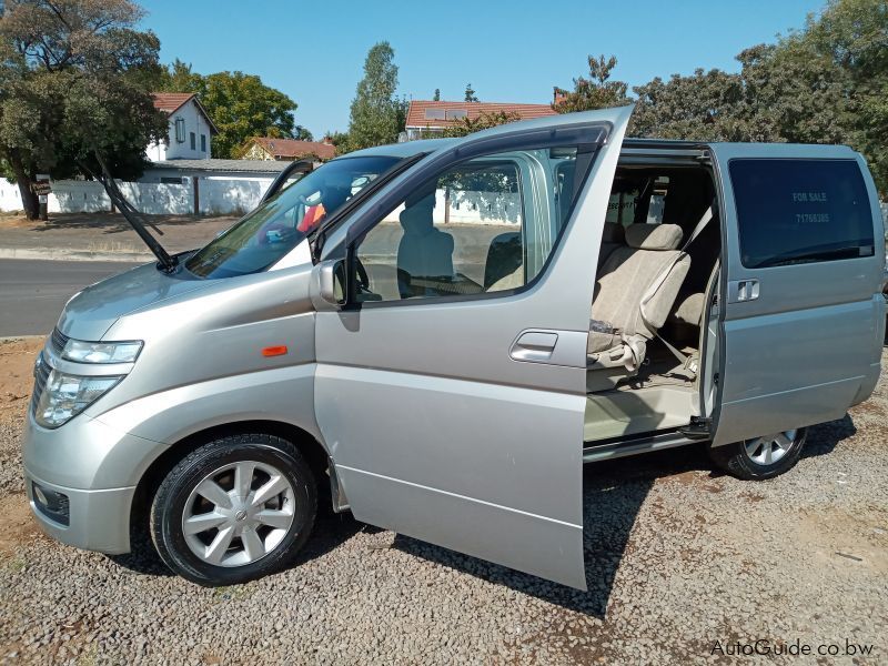 Nissan Elgrand 3.5 V6 in Botswana