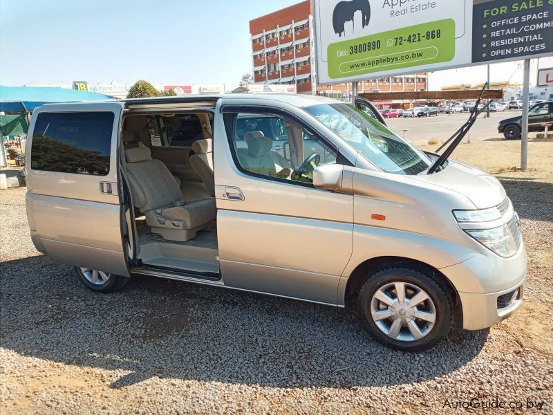 Nissan Elgrand 3.5 V6 in Botswana