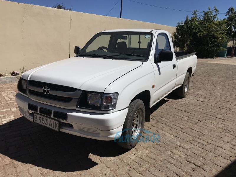 Toyota Hilux 2.4D in Botswana