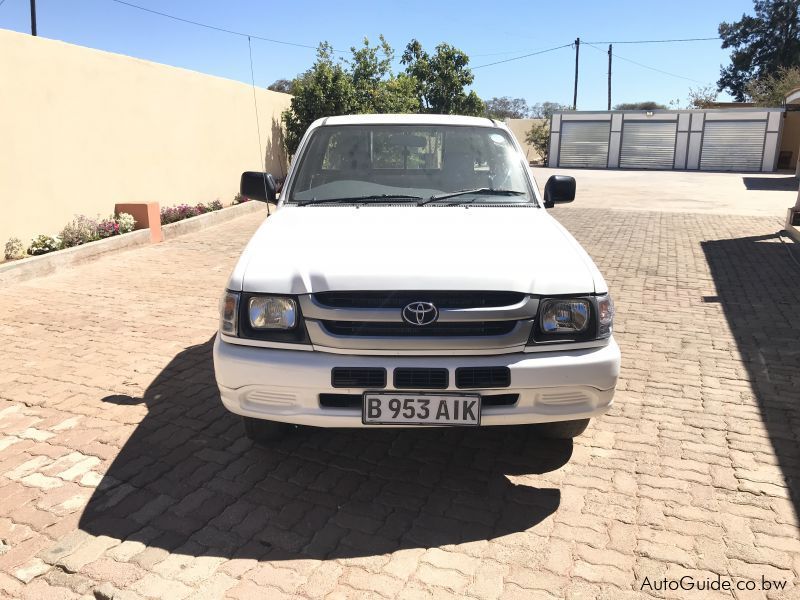 Toyota Hilux 2.4D in Botswana