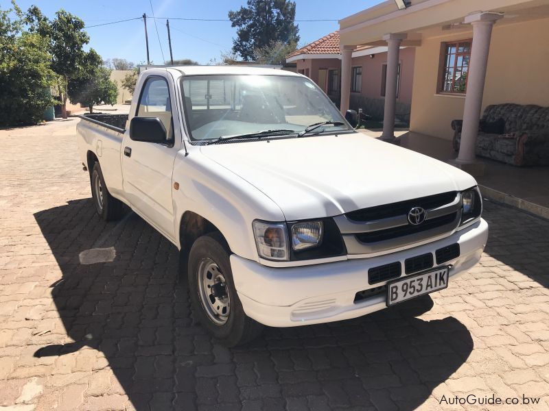 Toyota Hilux 2.4D in Botswana