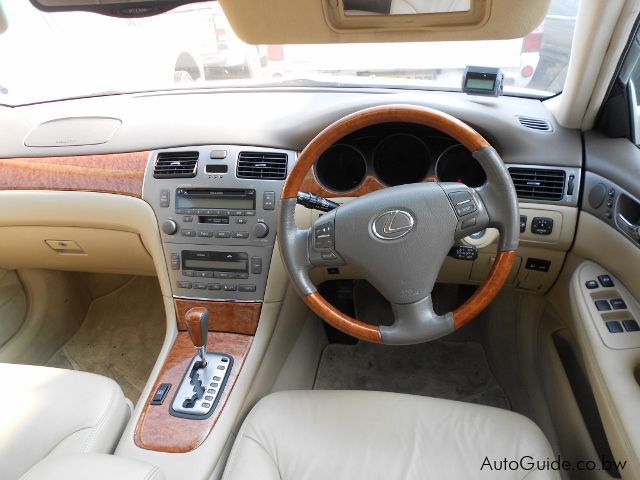Lexus ES 300 in Botswana