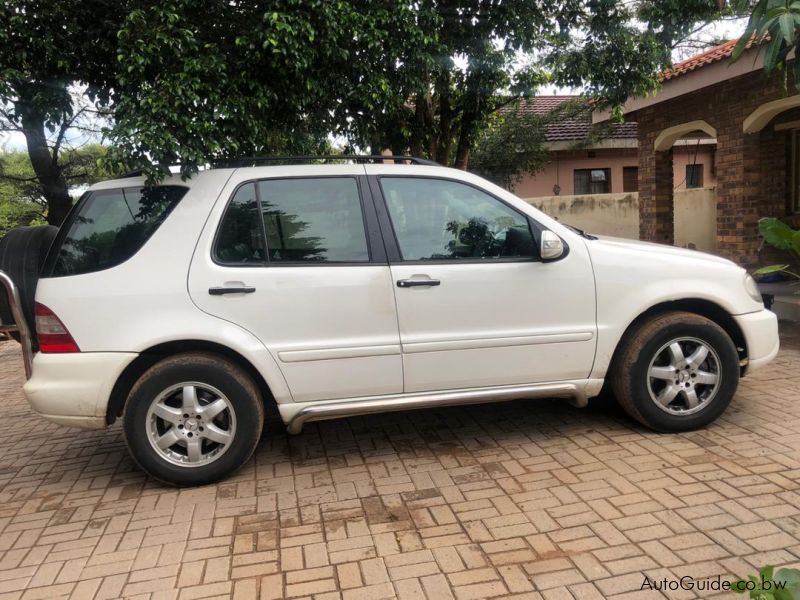 Mercedes-Benz ML500 in Botswana